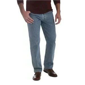 Wrangler Men's Medium Wash Blue Cotton/Spandex Regular Fit Comfort Flex Relaxed